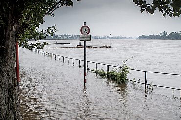 Ľudia z takmer dvoch stoviek obcí a miest môžu žiadať o príspevok na obnovu domu po záplavách