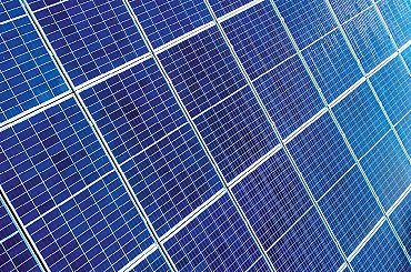 Quinbrook closes US$750 million fund for UK renewables including BESS, solar and synchronous condensers