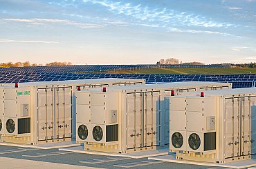 Proč baterie neumí dodávat elektřinu déle než čtyři hodiny