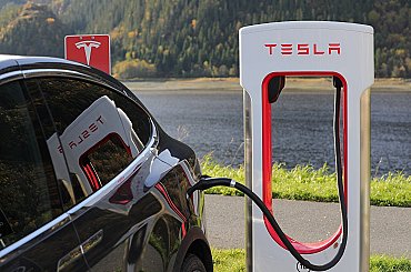 Iron-sodium EV battery challenges Tesla Megapack, offers 7,000 cycles 20-year-life – IE