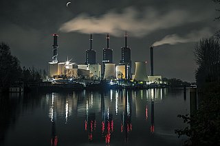 České paroplynové elektrárny poskytují zálohu Polsku a vydělávají, i když nevyrábějí. Stabilitu tamní sítě mají jistit i jaderné Dukovany