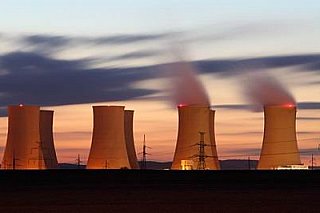 Francouzi spustili nový reaktor. Se zpožděním 13 let a s extrémní cenovkou